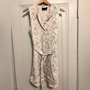 Sleeveless linen dress